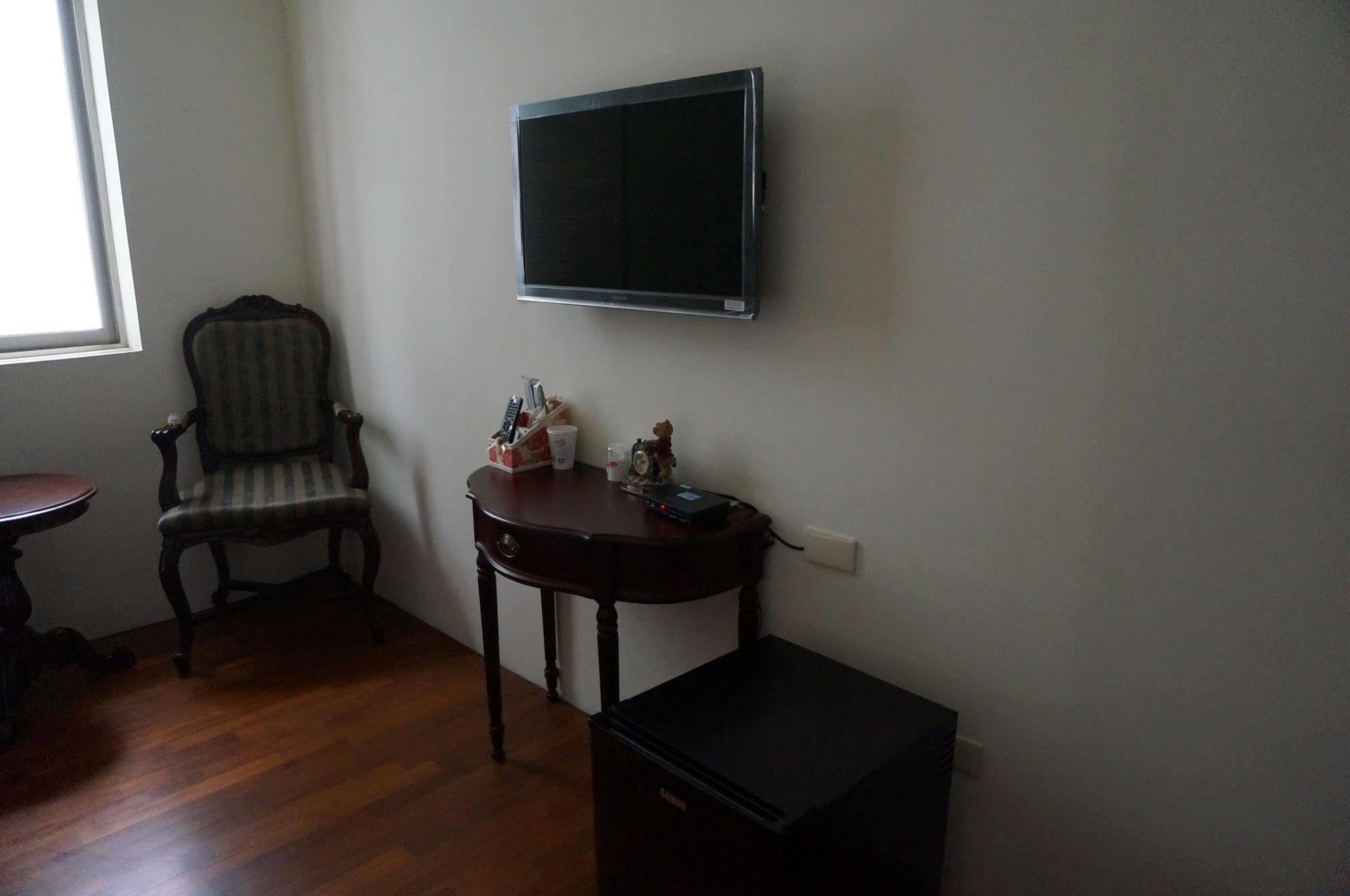 Amanda Home Stay Tainan Extérieur photo